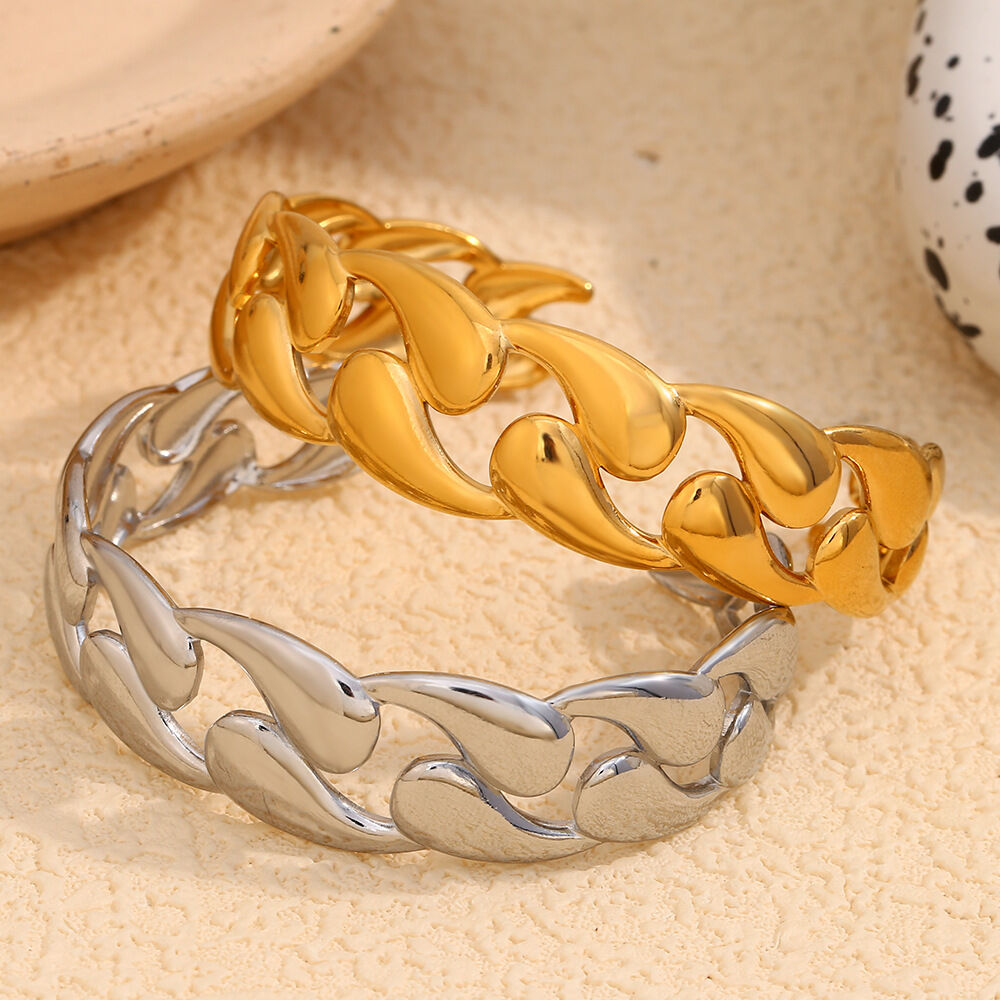 1 Stück luxuriöse, schlichte Armreifen aus Edelstahl, wasserdicht, goldfarben