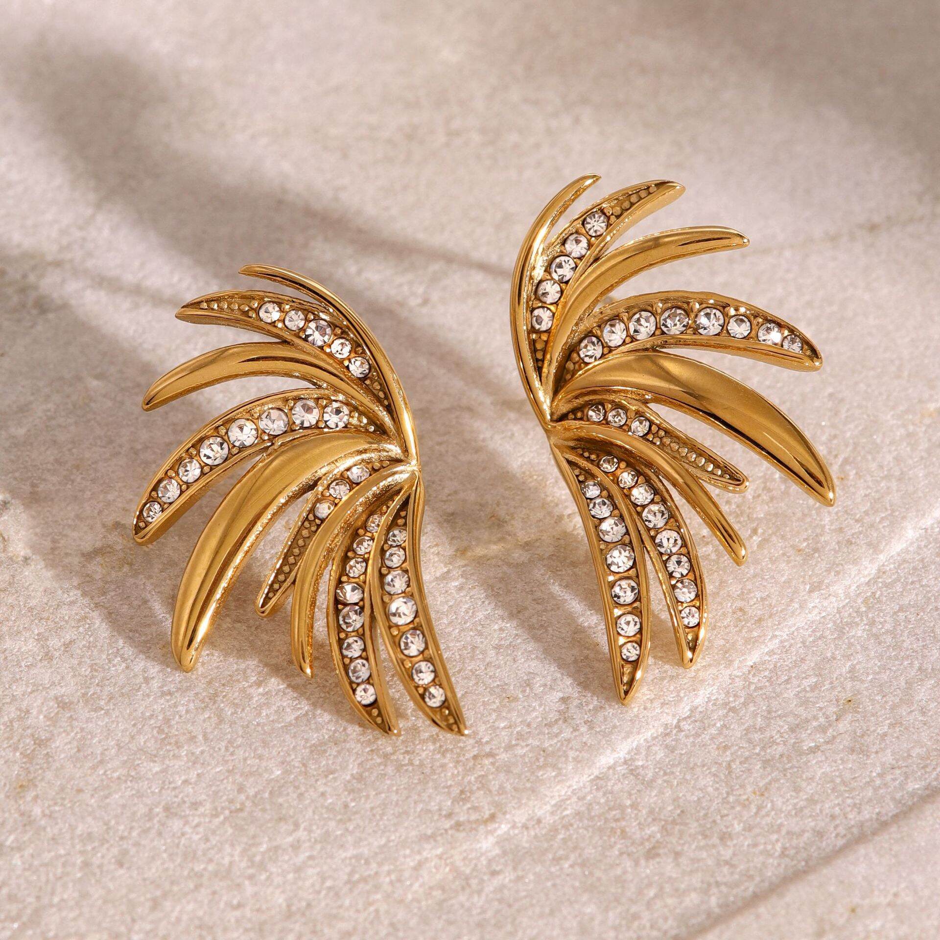 1 par de pendientes de botón con diamantes de imitación de acero inoxidable chapados en oro de 18 quilates para mujer, estilo geométrico, serie simple Imagen3