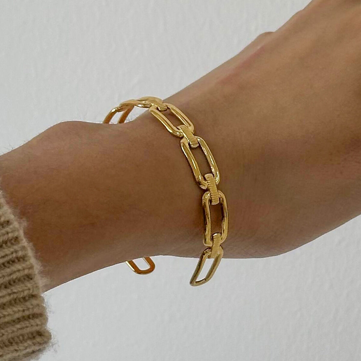 Pulseras para mujer de acero inoxidable chapadas en oro de 18 quilates con diseño clásico de serie simple de 1 pieza Imagen3