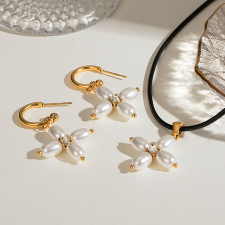 Conjunto de 1 par de pendientes de acero inoxidable con forma de cruz elegante y chapado en oro de 18 quilates con perlas artificiales para mujer