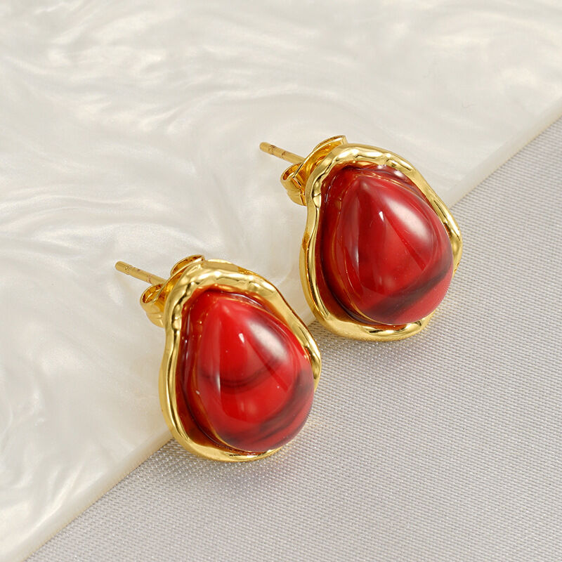 1 paire de boucles d'oreilles pendantes pour femme, série luxueuse, sexy, en acier titane plaqué or Image5