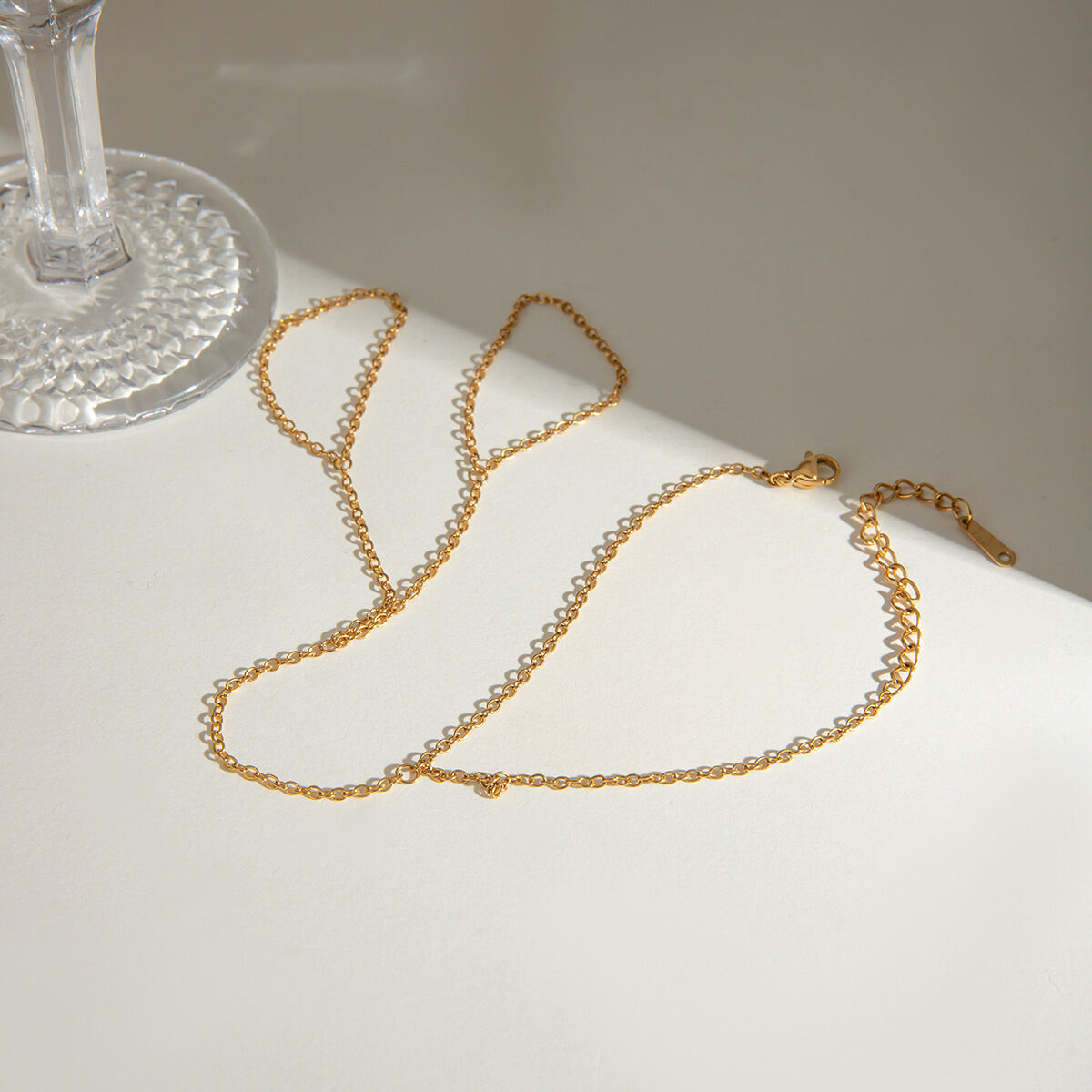 1 Stück Klassische Serie Zarte Linie Außergewöhnliches Edelstahl Wasserdicht Goldfarbenes Damen-Kettenarmband h5 Bild10