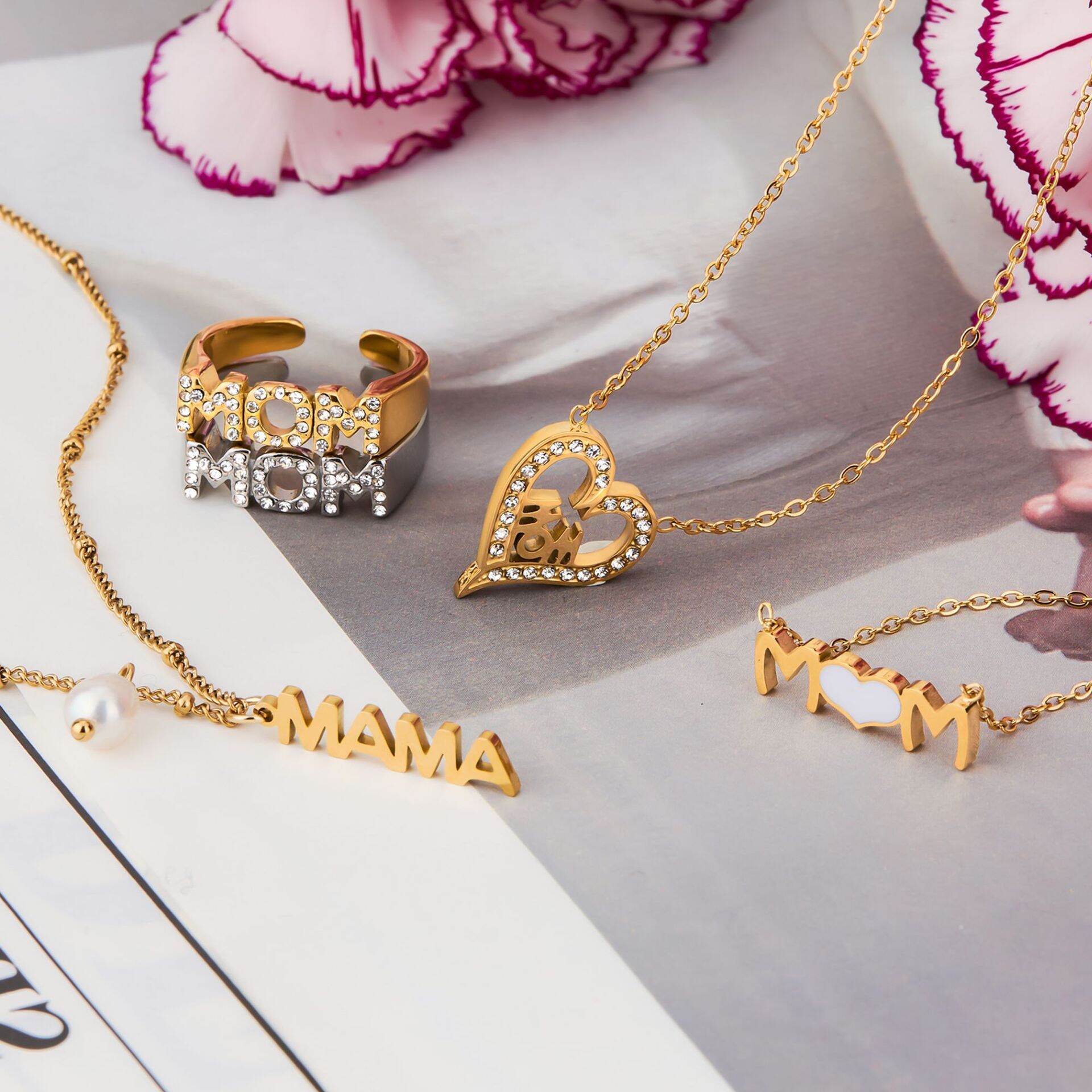 Collana con ciondolo da donna impermeabile in acciaio inossidabile con lettera "Mamma" della serie romantica da 1 pezzo Immagine3