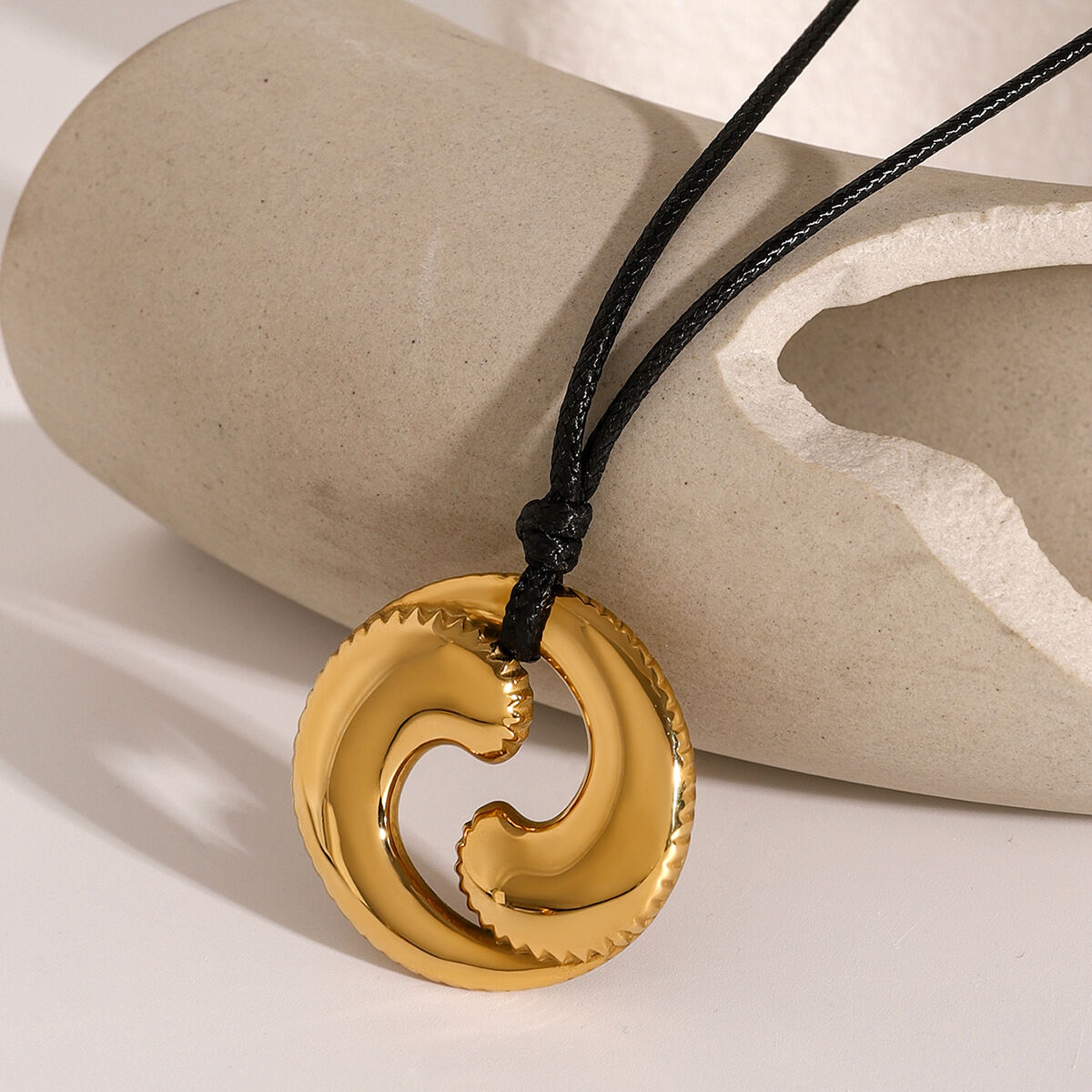 1 pezzo semplice serie  stile farfalla in acciaio inossidabile placcato oro  collane con ciondolo da donna h5 Immagine4