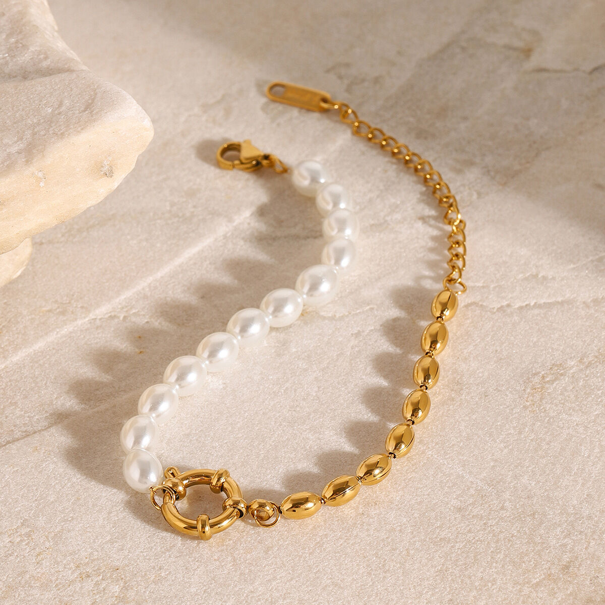 1 stück classic series  oval edelstahl 18 karat vergoldet kunstperle damen perlenarmbänder h5 Bild3