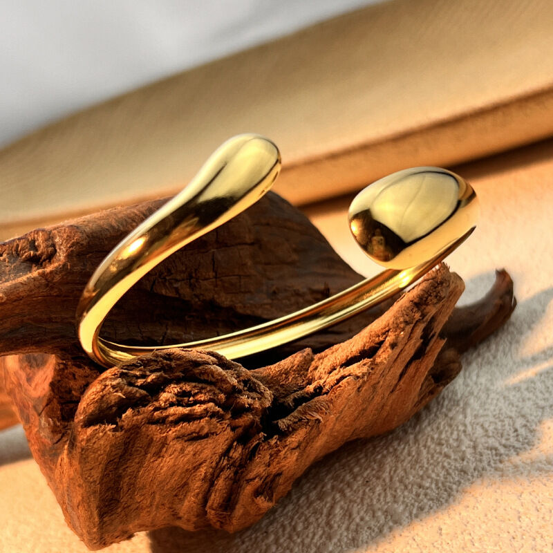 1 Piece Classic Solid Color Stainless Steel Waterproof Gold Color Women's Bangles