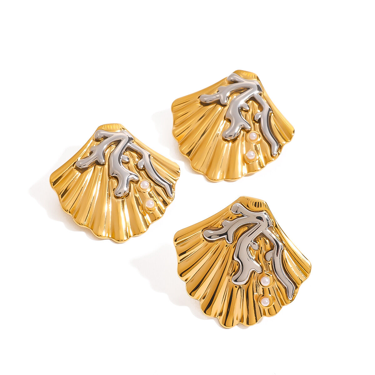 1 par de pendientes de botón de acero inoxidable con diseño de concha de mar, resistentes al agua y color dorado, para mujer, de la serie romántica Vacation Imagen6
