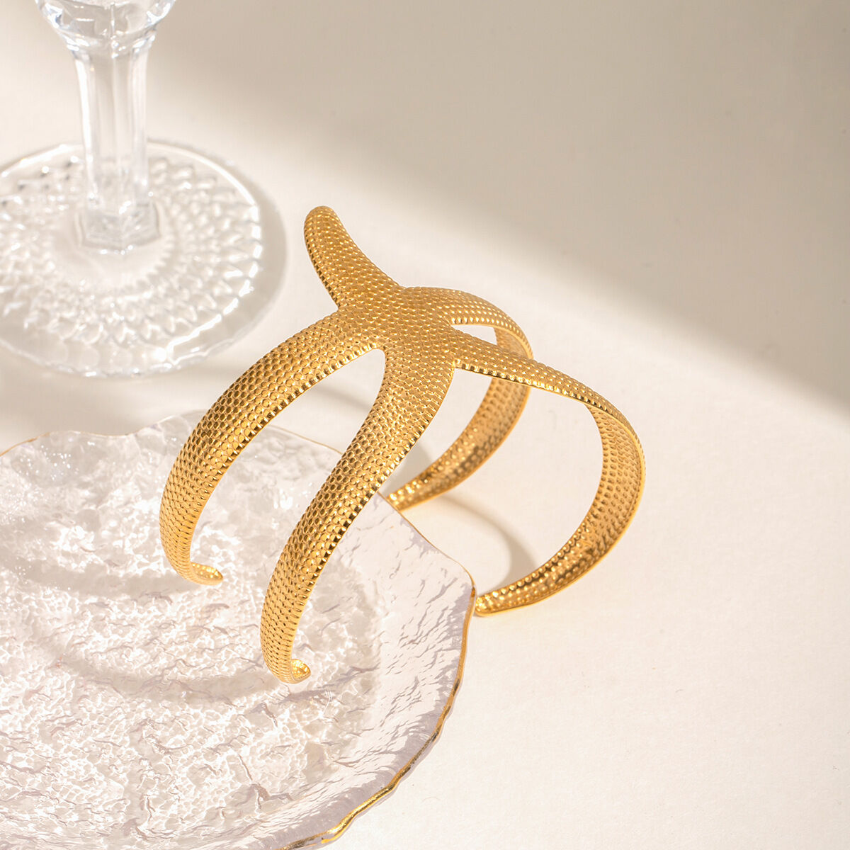 1 Piece Simple Series Elegant Starfish Stainless Steel  Gold Plated Women Bangles 2