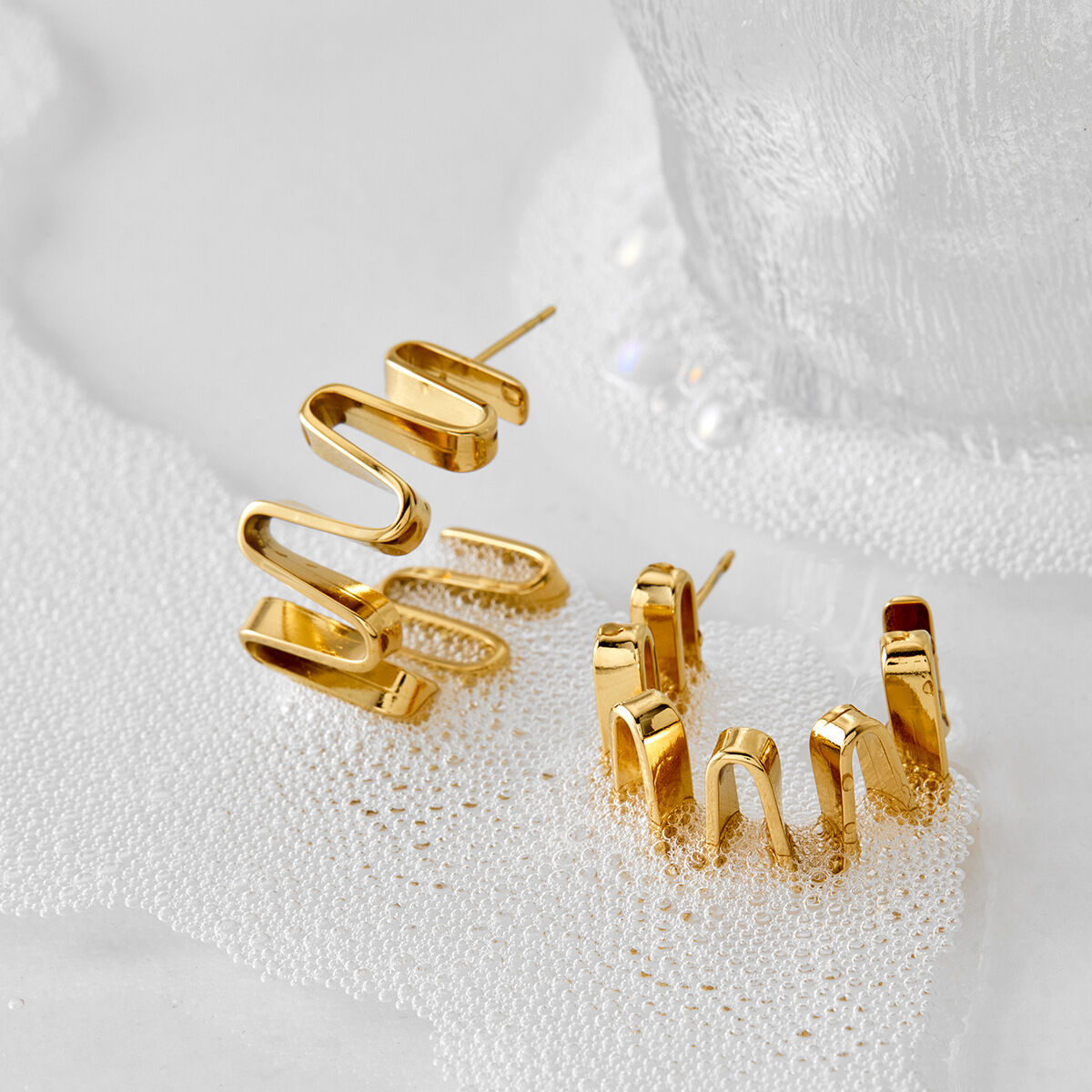 1 par de aretes de botón para mujer, de acero inoxidable, chapados en oro de 18 quilates, con diseño geométrico retro de serie simple Imagen4