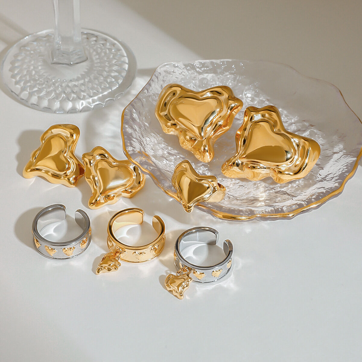 1 stuk romantische serie retro onregelmatige hartvormige roestvrijstalen waterdichte gouden damesring h5 Afbeelding3