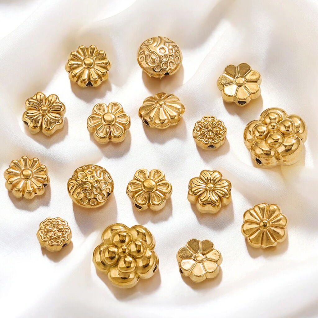 1 par de colgantes de flores retro chapados en oro de 18 quilates para mujer Imagen2