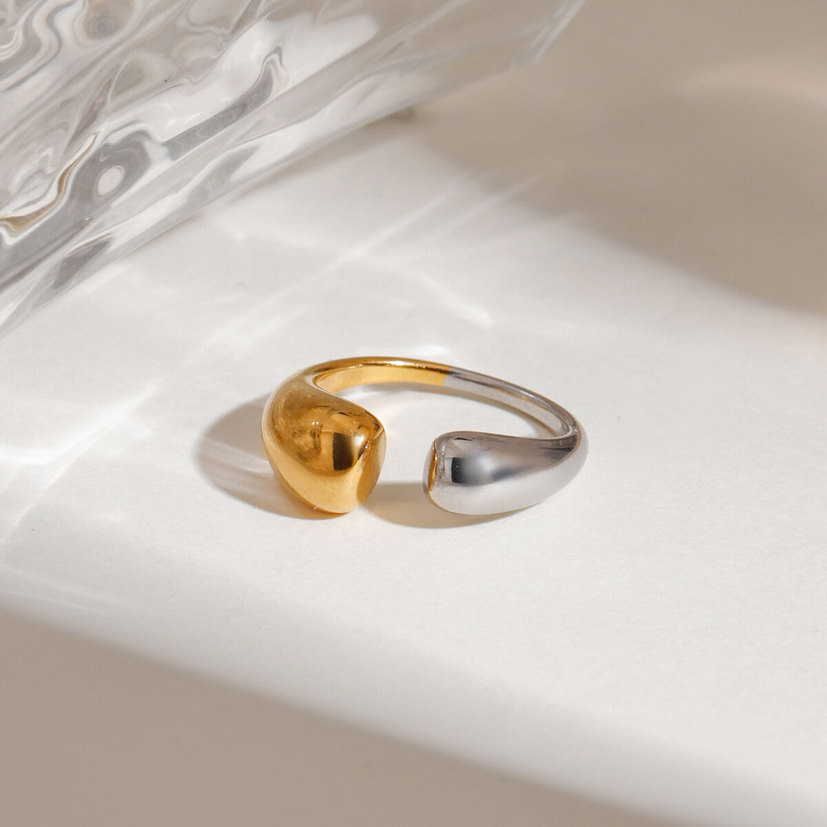 1 Piece Concise Series Mixed Color Stainless Steel Waterproof Gold &Silever Color Women's Single Rings