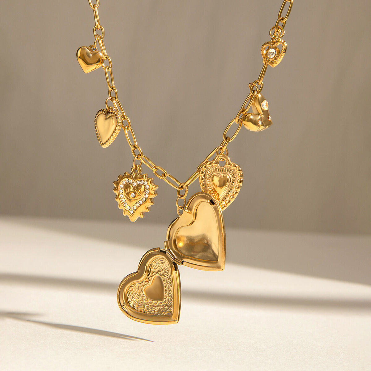 Collana con ciondolo fai da te da donna in acciaio inossidabile color oro impermeabile, a forma di cuore, alla moda, serie classica, 1 pezzo h5 Immagine4