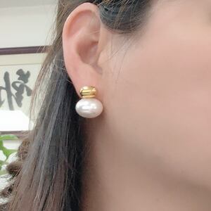 1 pair luxurious retro style solid color stainless steel gold plated inlay artificial pearl women's stud earrings h5 Picture5