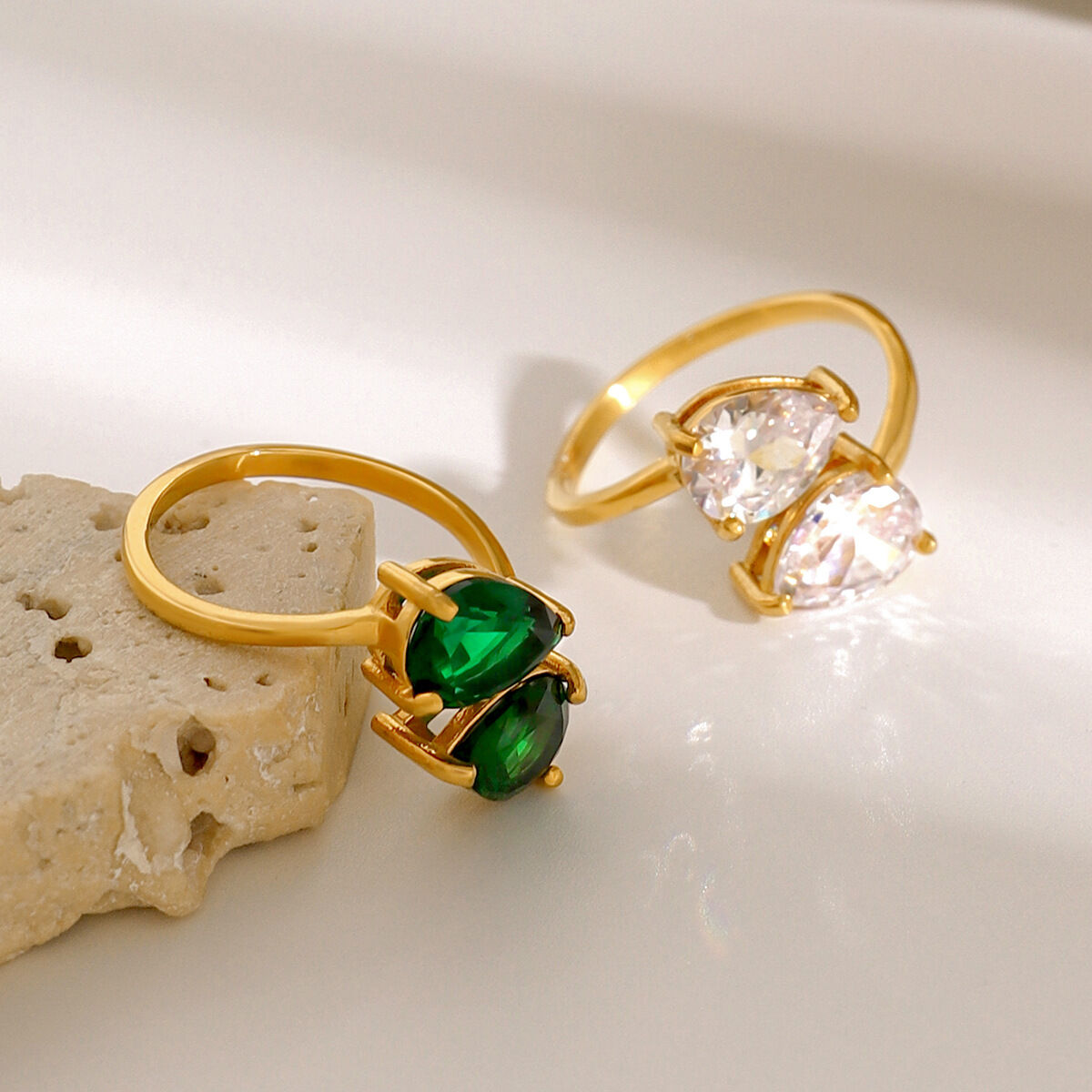 1 par de anillos ajustables para mujer de acero inoxidable con circonitas chapadas en oro de 18 quilates y diseño geométrico retro de serie simple Imagen2