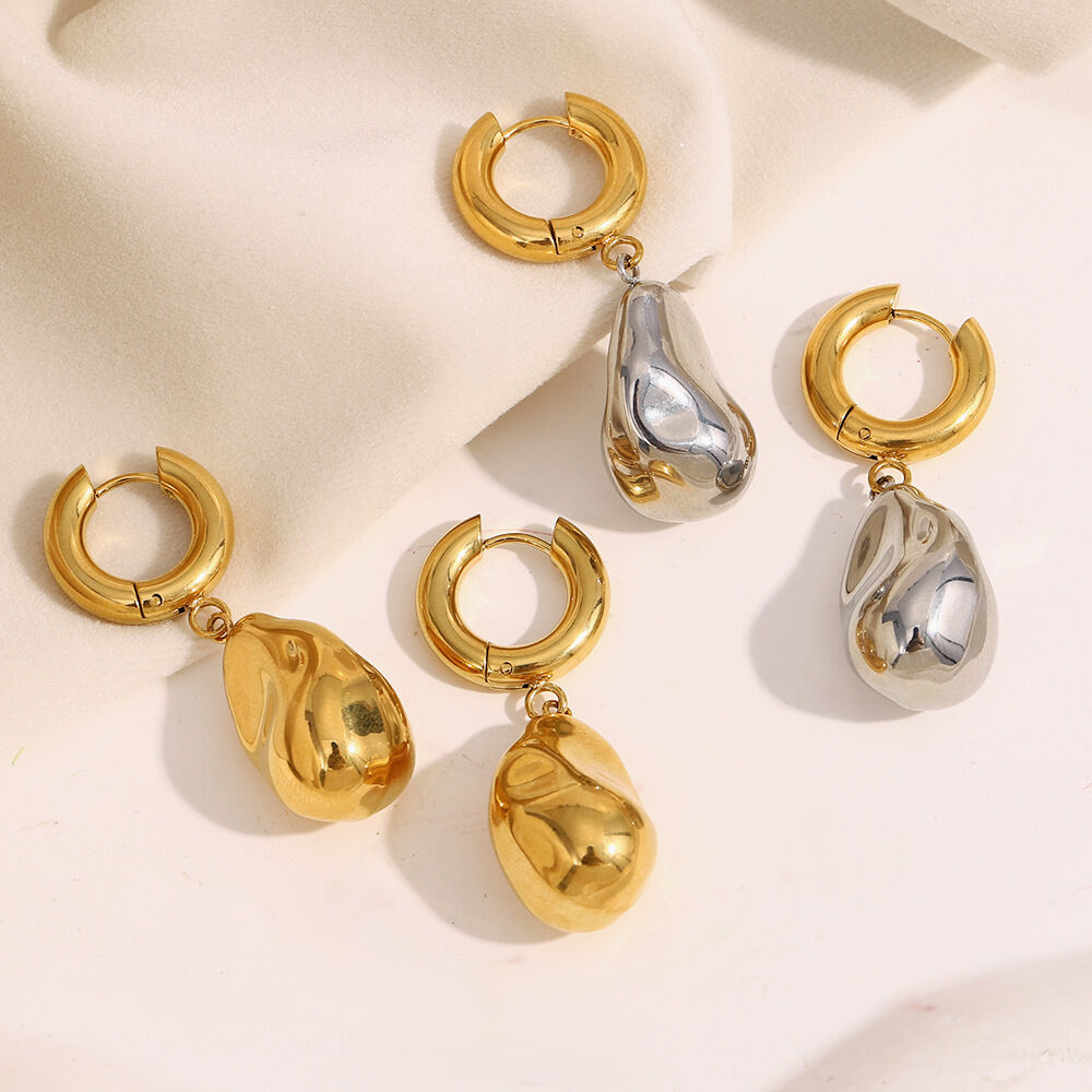 Orecchini da donna in acciaio inossidabile color oro, leggeri ed eleganti Immagine4