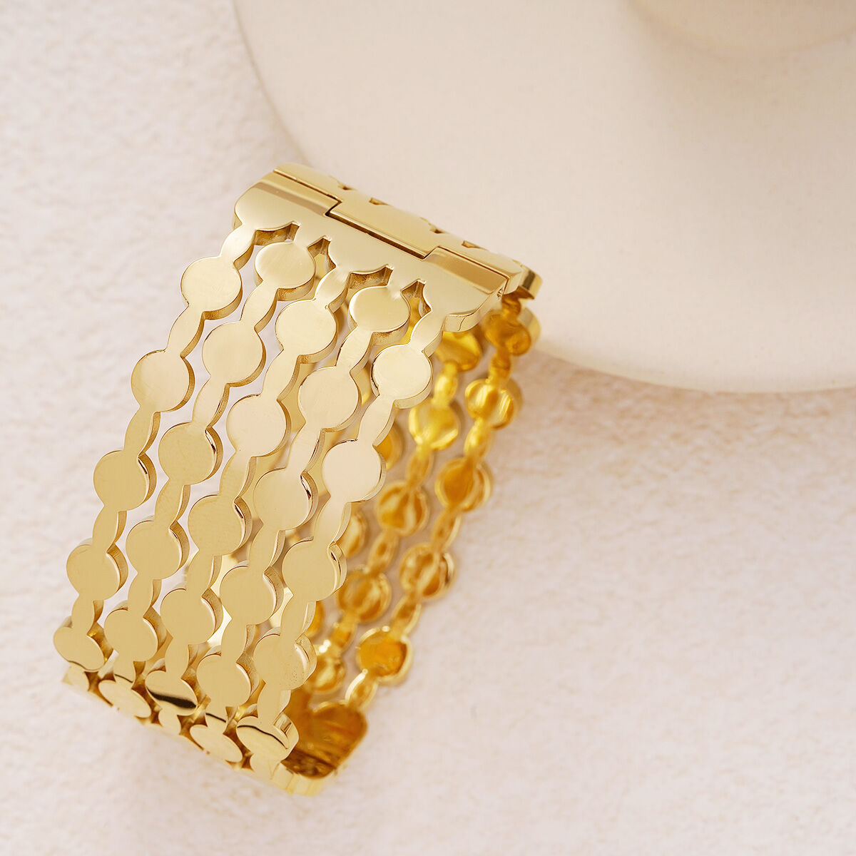 Bracelet jonc moderne élégant à motif annulaire patchwork en acier inoxydable imperméable couleur or (1 pièce) Image4