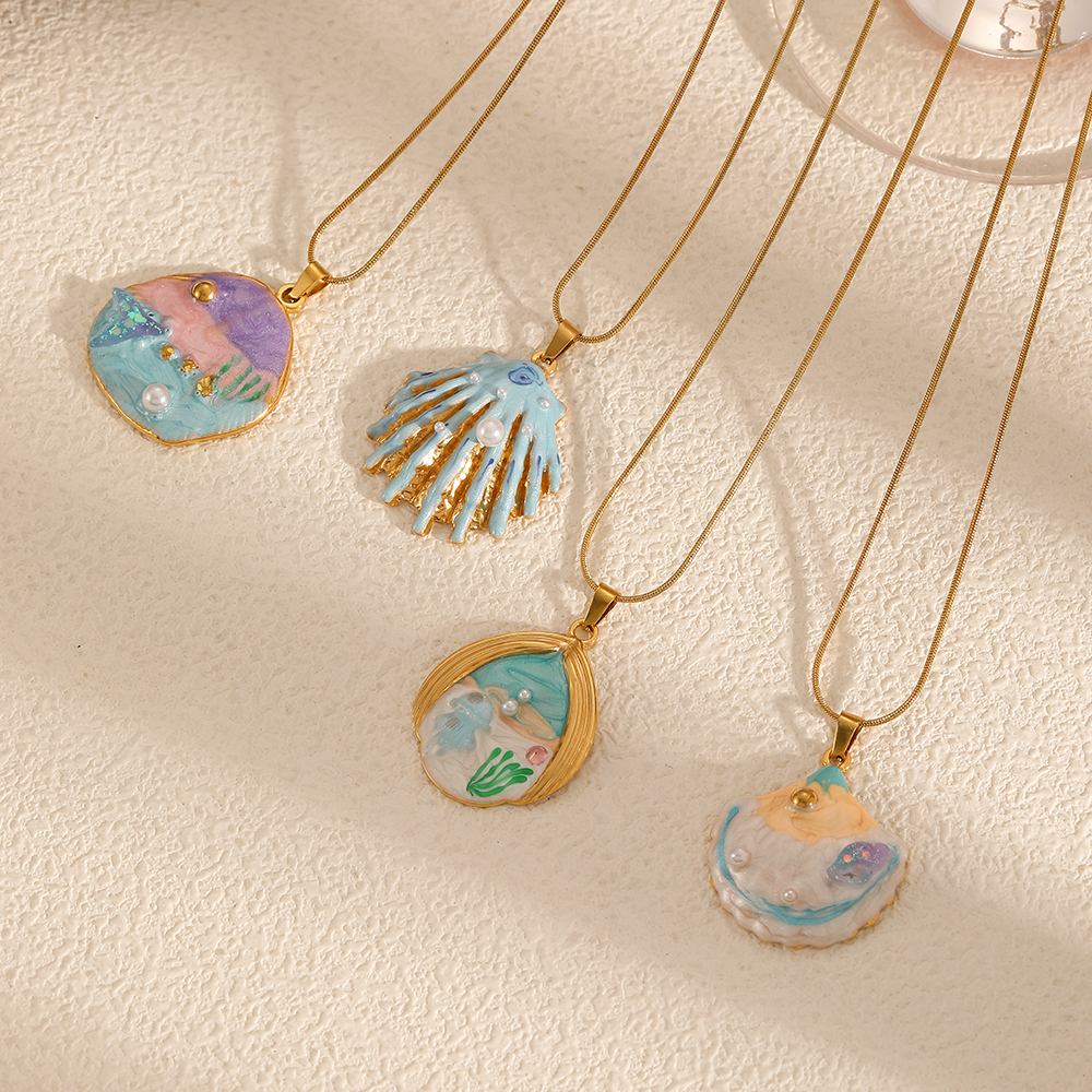 Collane con ciondolo a forma di conchiglia con smalto a macchie d'olio della serie Ocean da donna