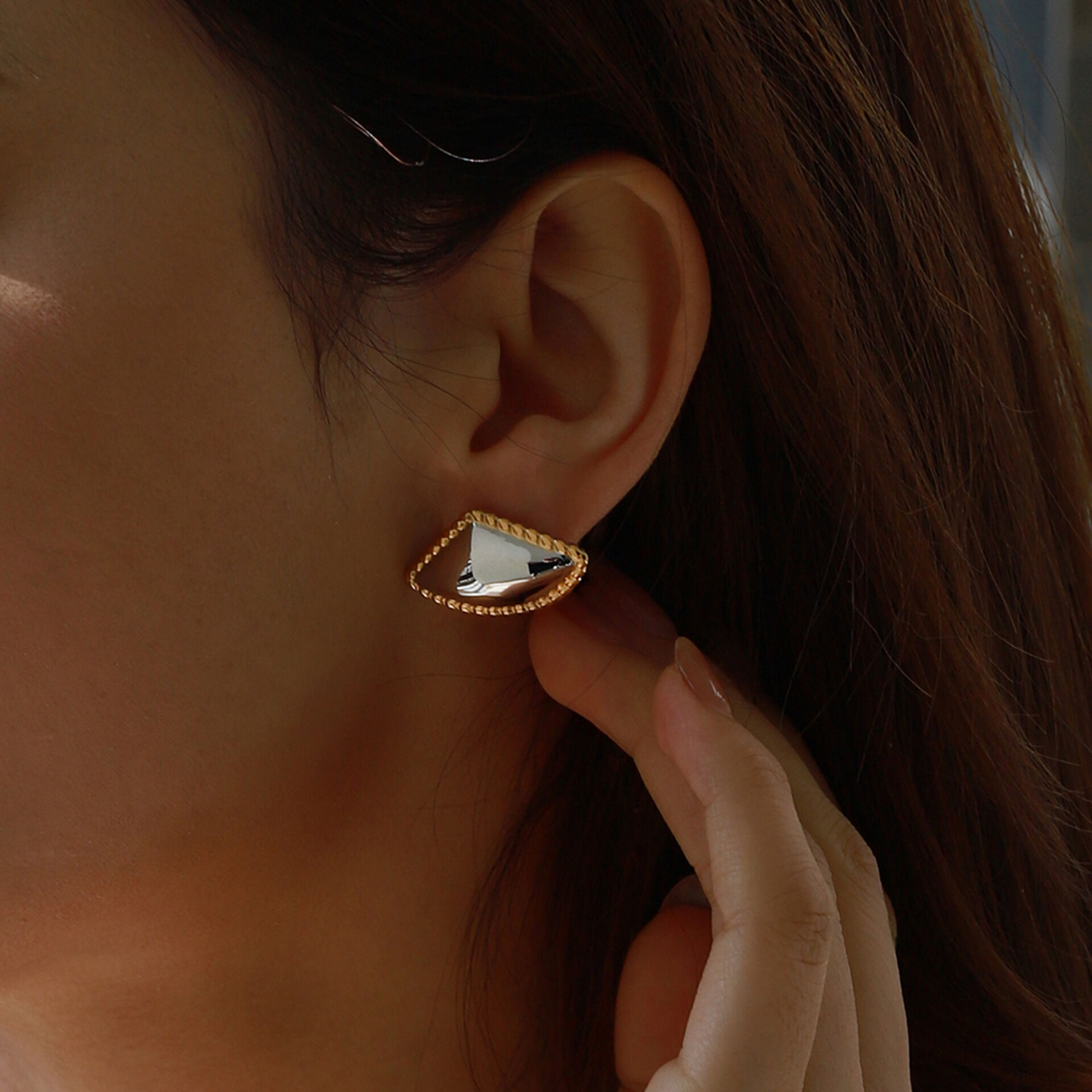 1 par de pendientes geométricos retro de acero inoxidable, resistentes al agua, color dorado, para mujer h5 Imagen4