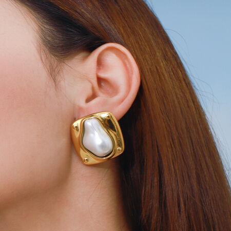 Elegant Stainless Steel Waterproof Gold Color Stud Earrings 2