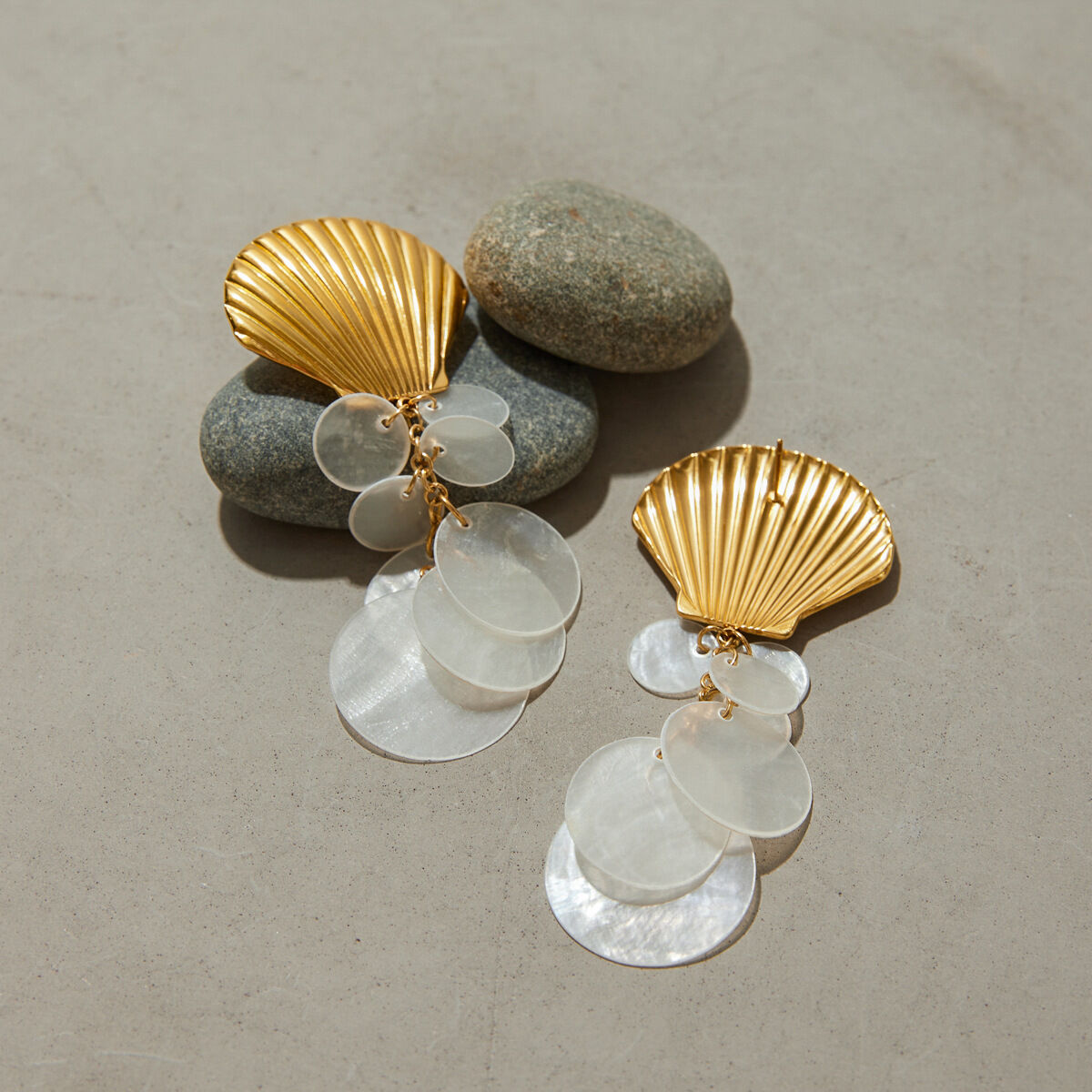 Elegante, wasserdichte Ohrhänger aus Edelstahl in Goldfarbe h5 Bild7