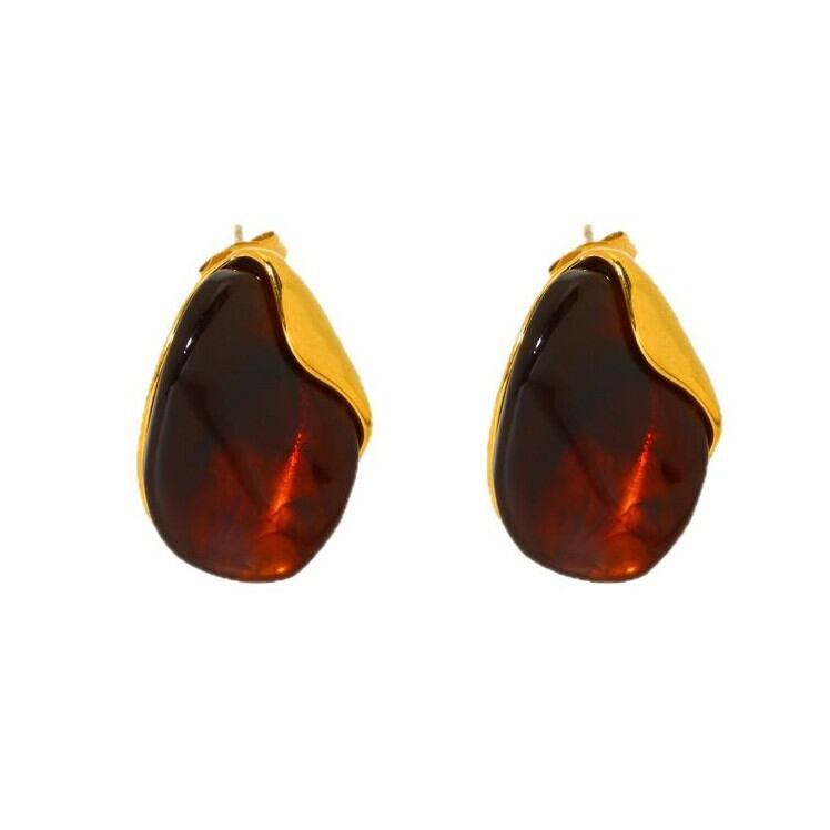 Orecchini impermeabili in acciaio inossidabile a forma di cuore in resina color ambra Immagine5