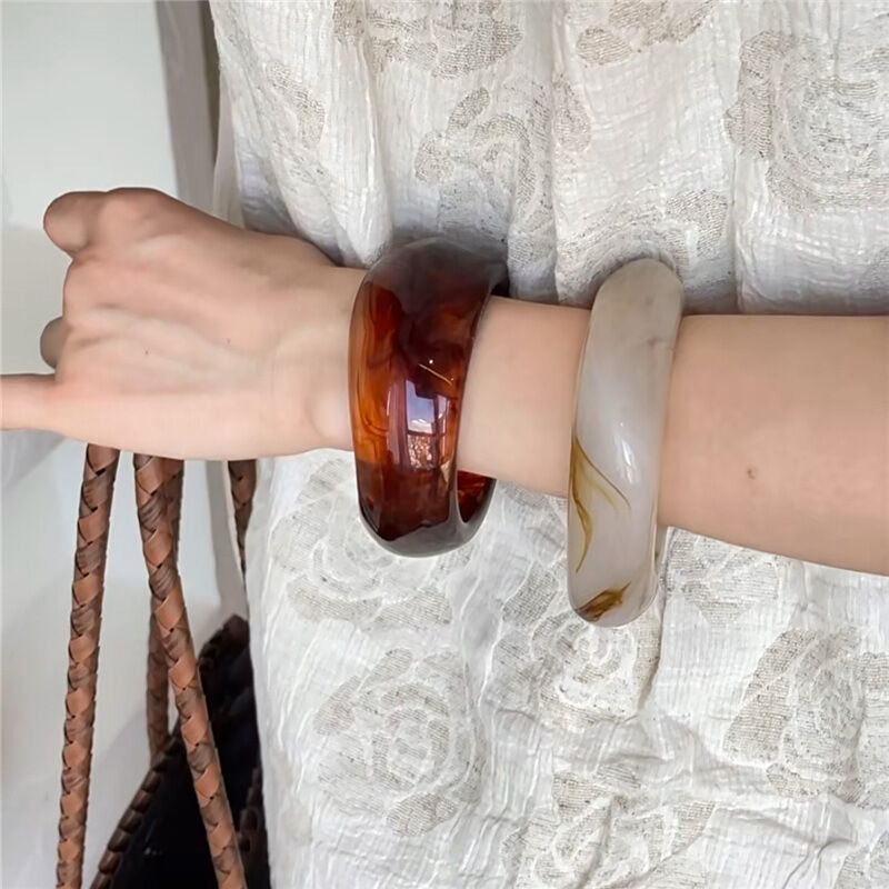 1 Piece Light Luxury Vintage Swoosh Resinous Women's Bangles 2
