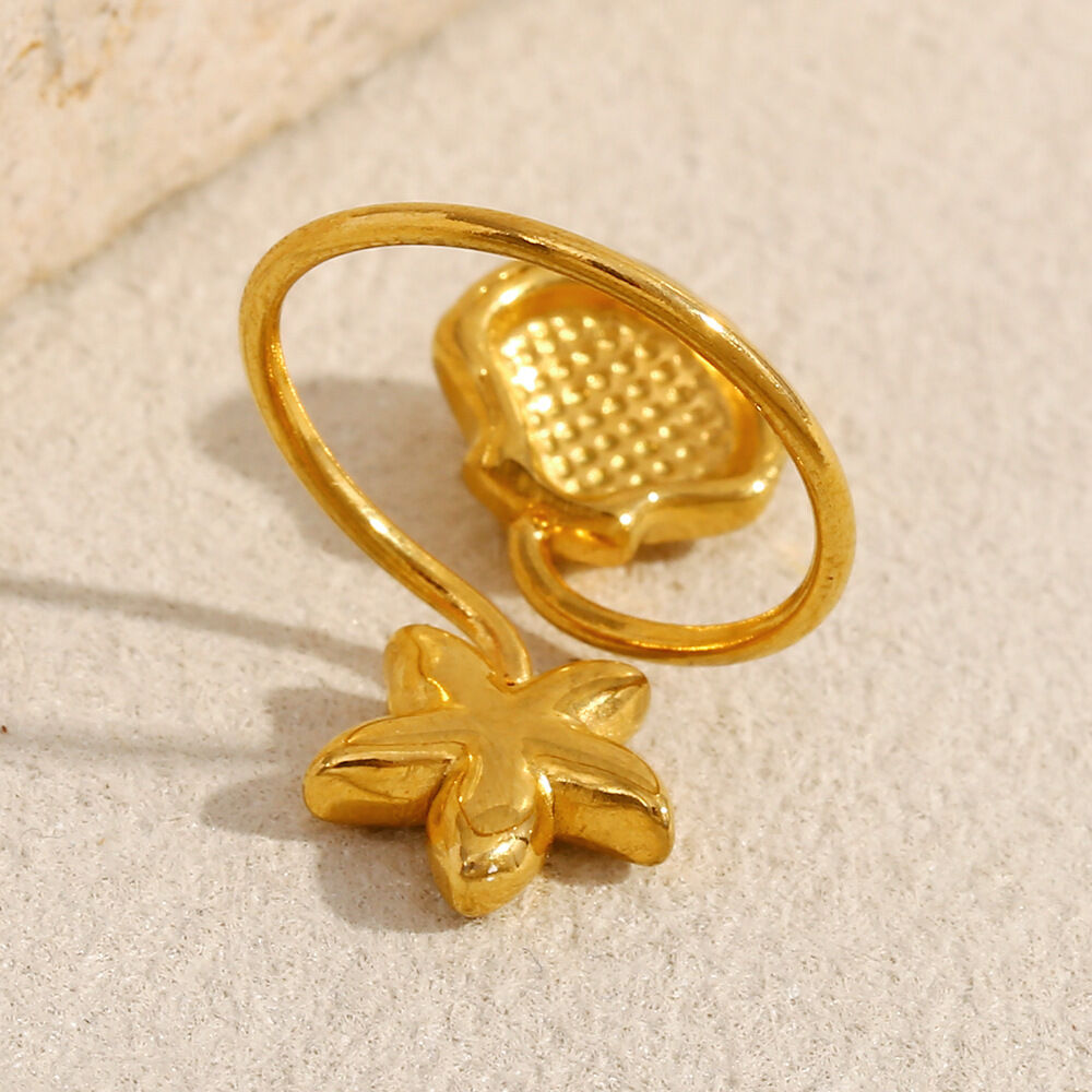 Anelli regolabili in acciaio inossidabile color oro con stelle marine e conchiglie h5Immagine5