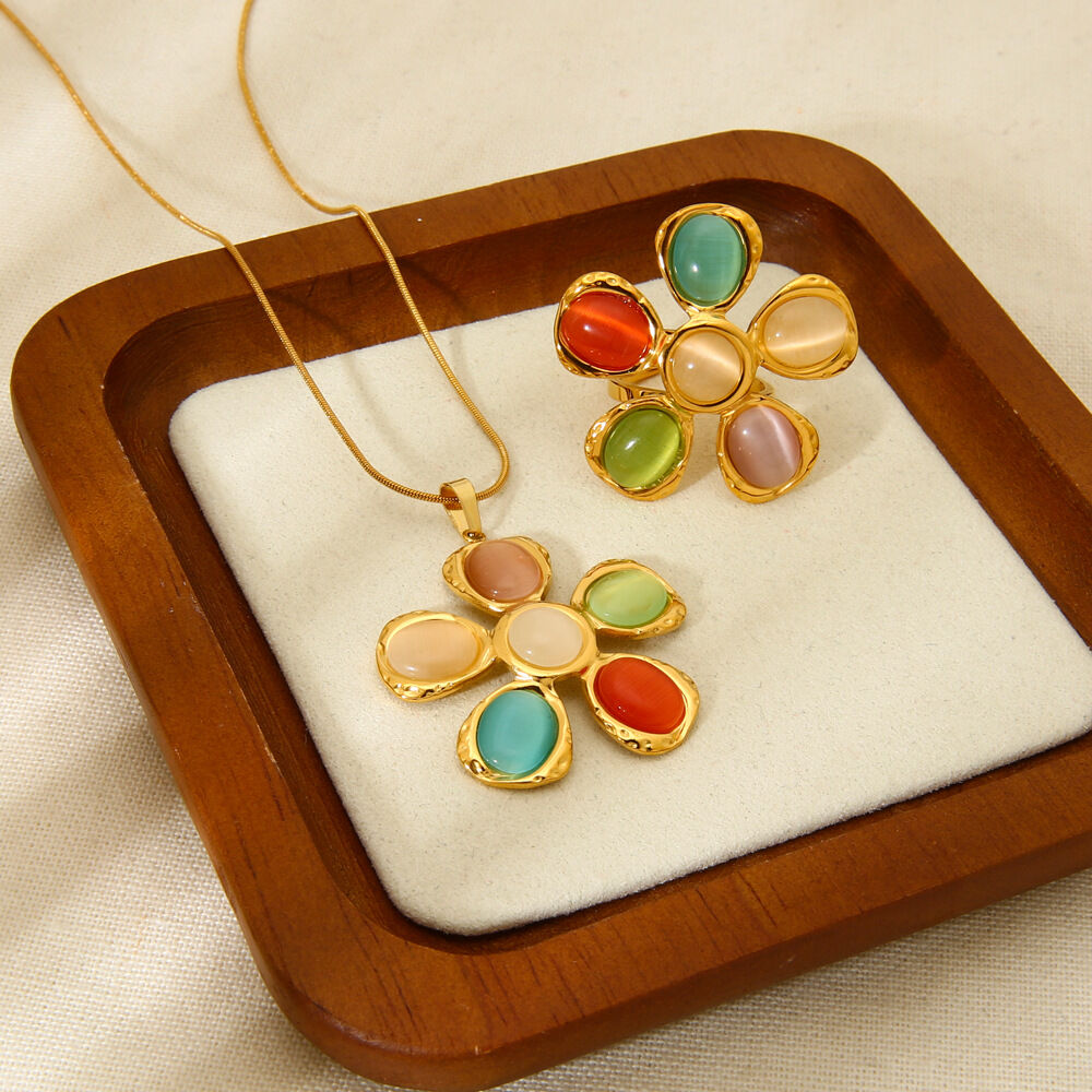 Stylish Colored Glass Flower Stainless Steel Waterproof Women's Necklaces Picture3