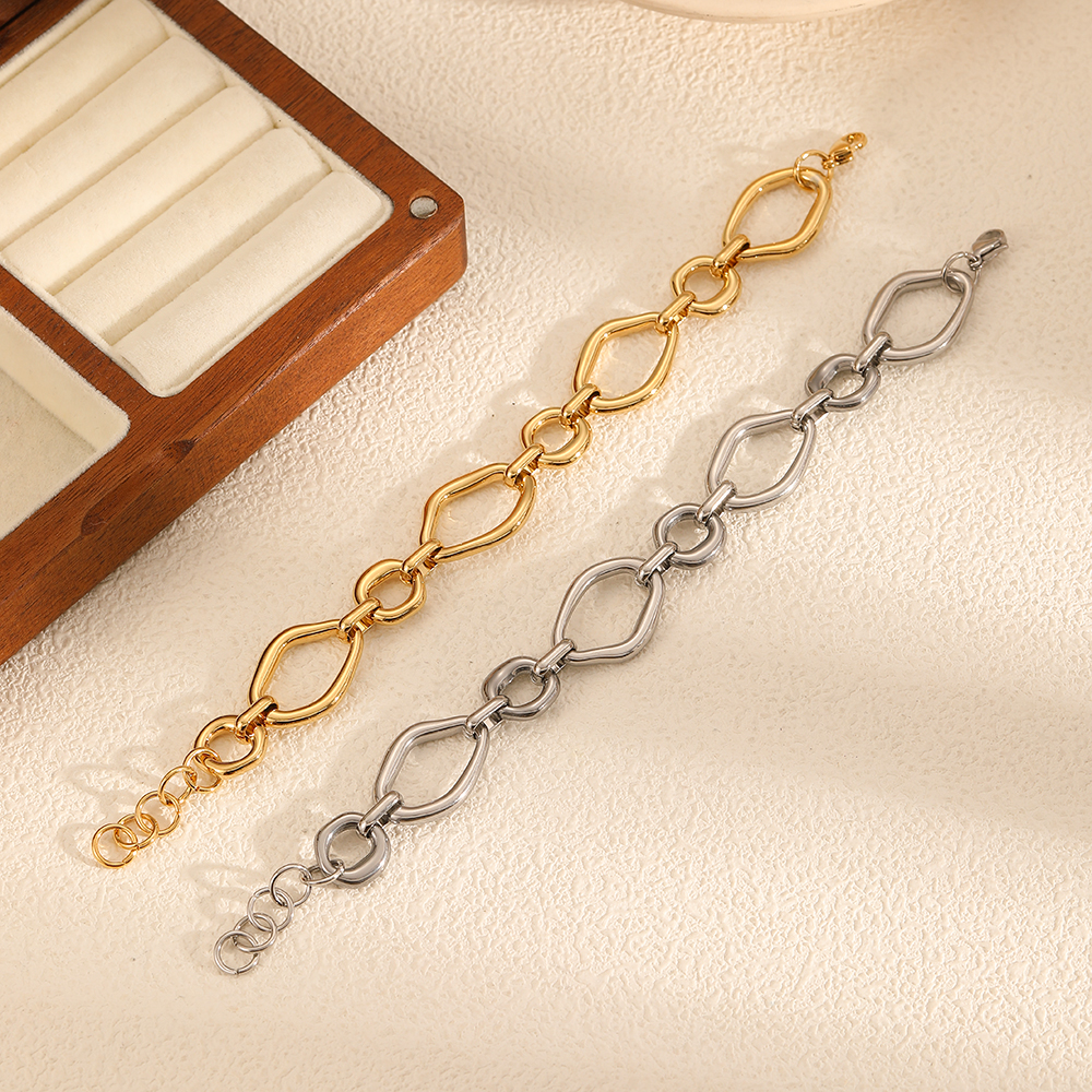 Klassisches, unregelmäßiges, geometrisches Damen-Kettenarmband aus wasserdichtem Edelstahl in Goldfarbe