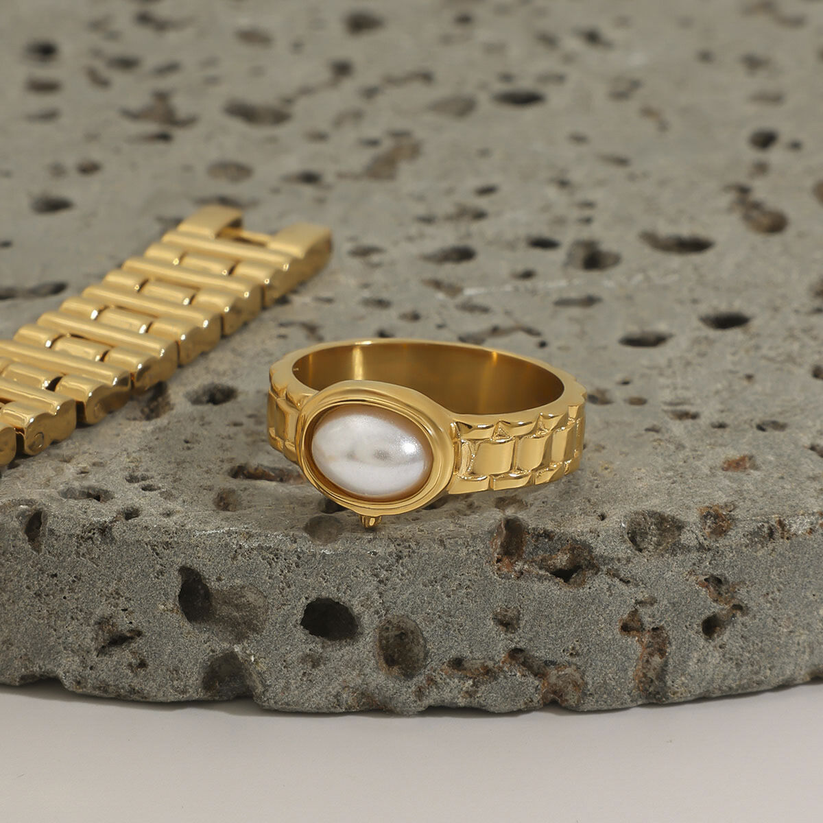 Retro Stainless Steel Waterproof Gold Color Single Rings