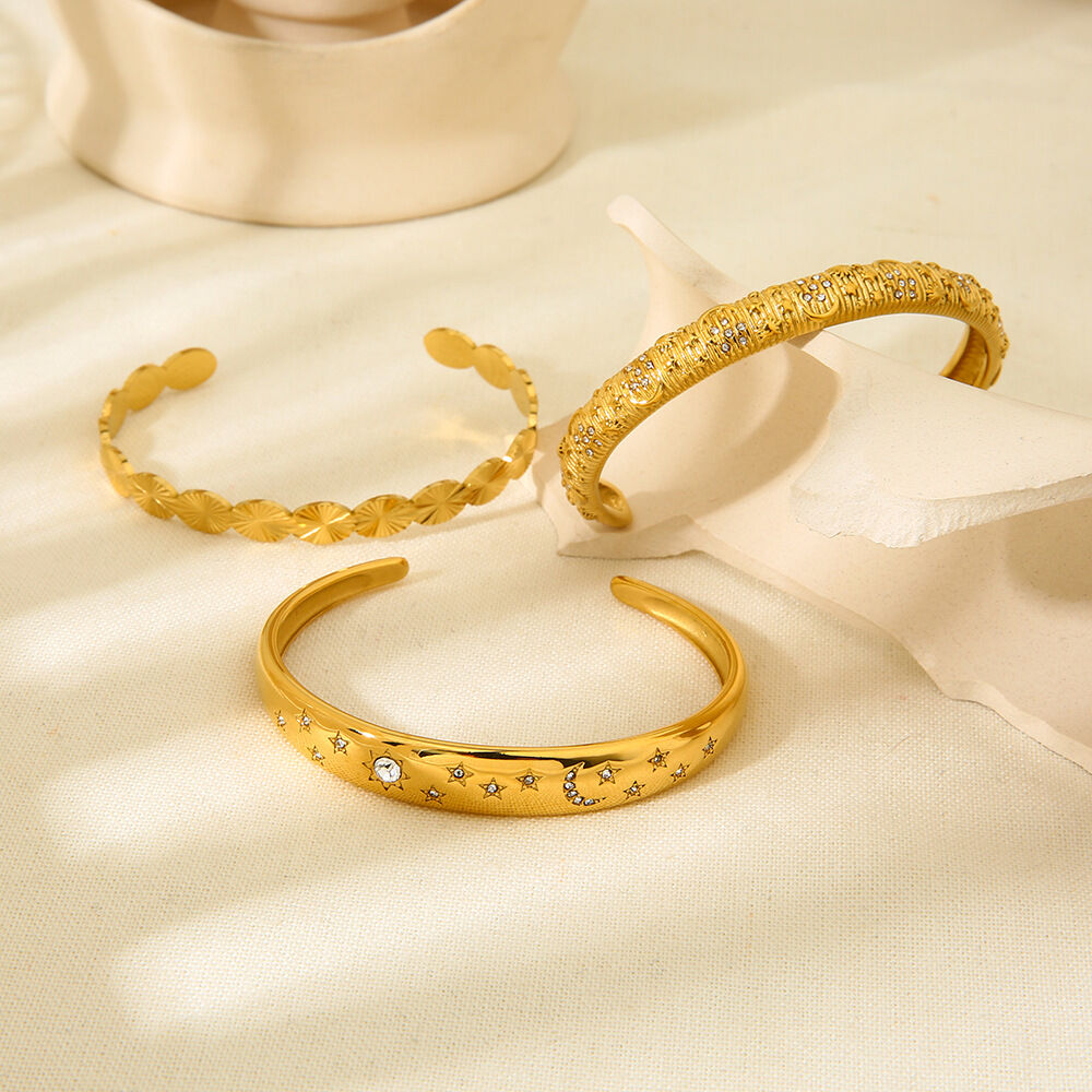 Vintage Star - shaped Gold - colored Stainless Steel Waterproof Women's Rings Picture3
