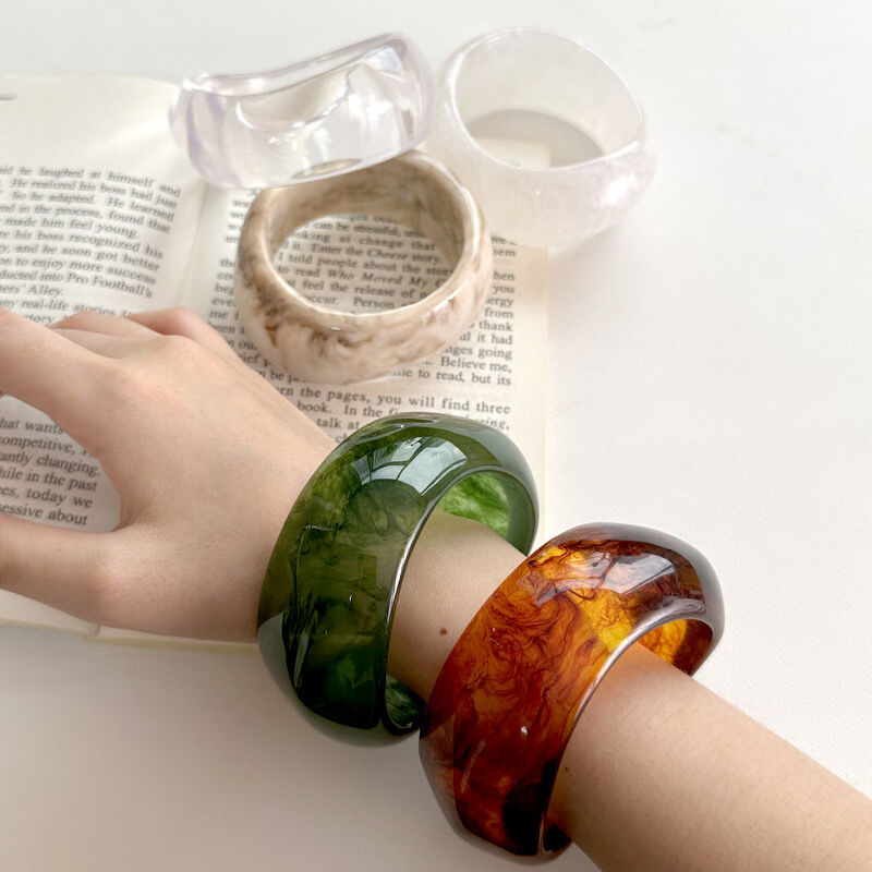 1 Piece Light Luxury Vintage Swoosh Resinous Women's Bangles h5 Picture2