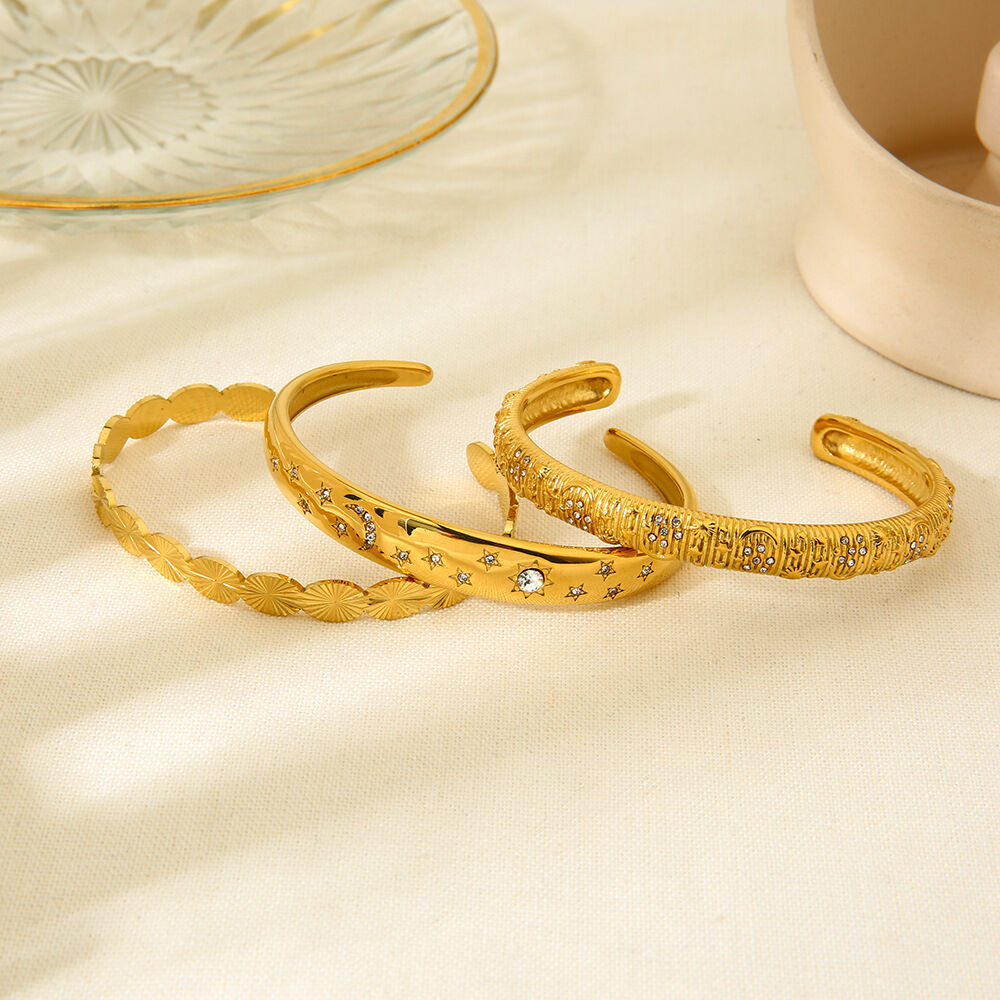 Vintage Star - shaped Gold - colored Stainless Steel Waterproof Women's Rings Picture2