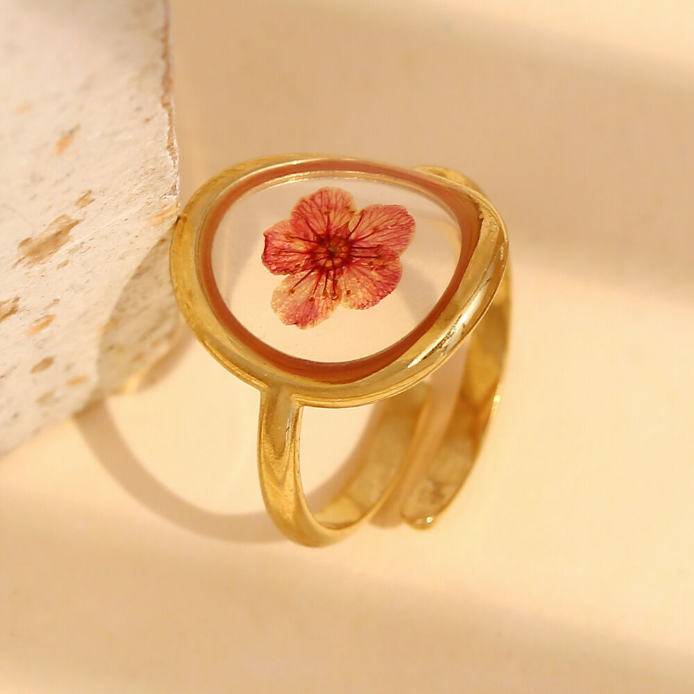 Anillo de mujer impermeable de acero inoxidable dorado con flor personalizada vintage de 1 pieza Imagen4