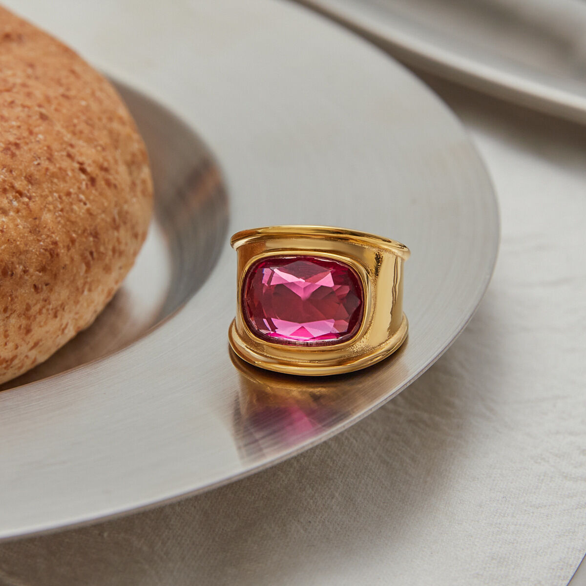 Retro-Ringe aus wasserdichtem Edelstahl in Goldfarbe mit Edelsteinen h5 Bild2
