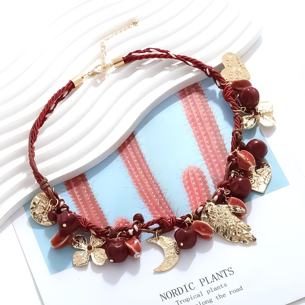 Luxurious Retro Flower Resin Pendant Necklaces 2
