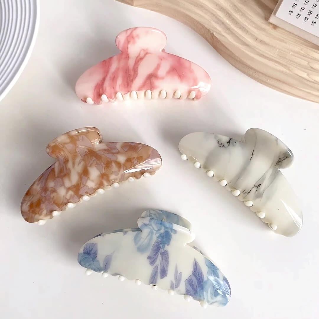 Simple Elegant Swoosh Resin Women's Hair Claws Picture3