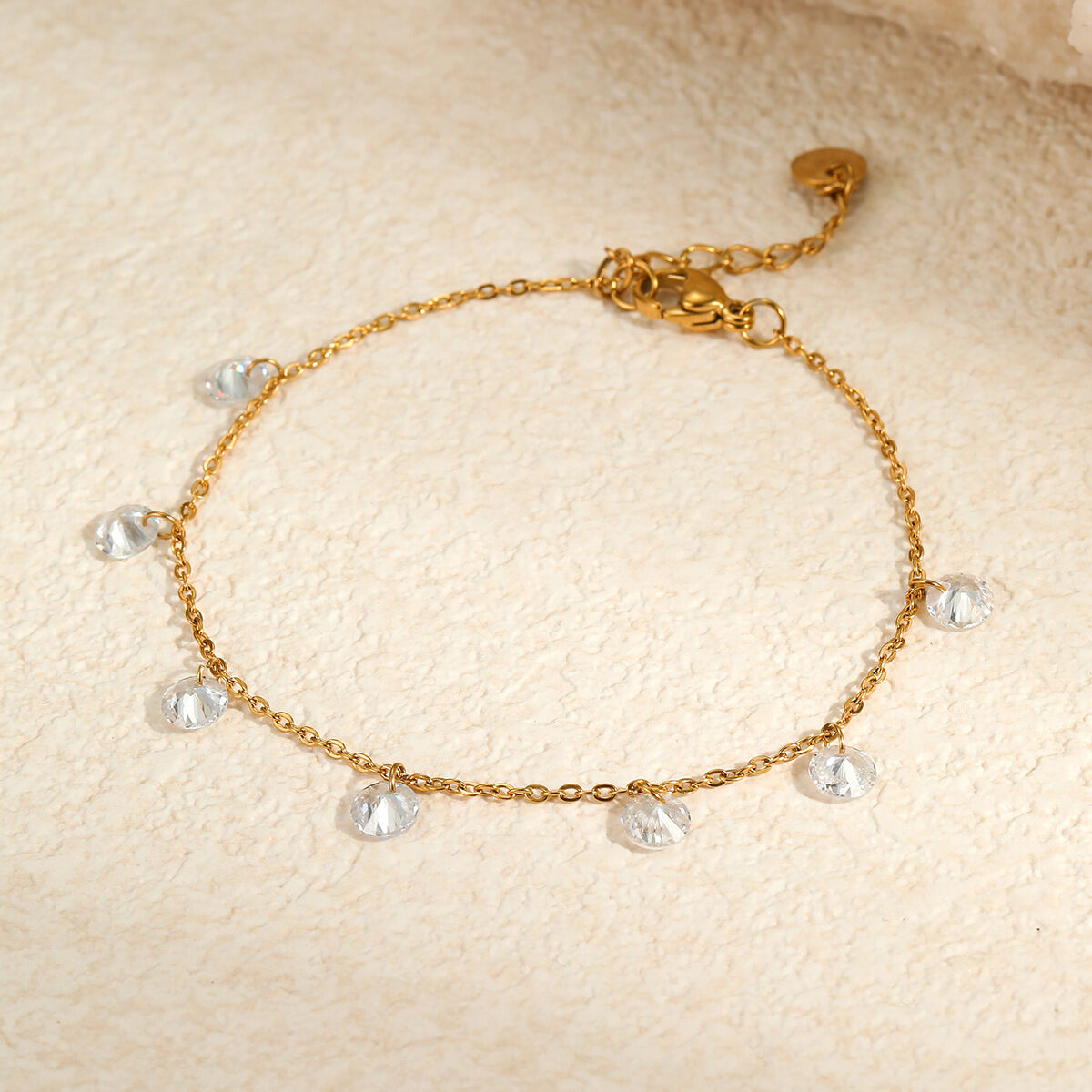 1 par de pulseras de cadena de acero inoxidable, resistentes al agua y color dorado, para mujer, de la serie simple y dulce. h5 Imagen4