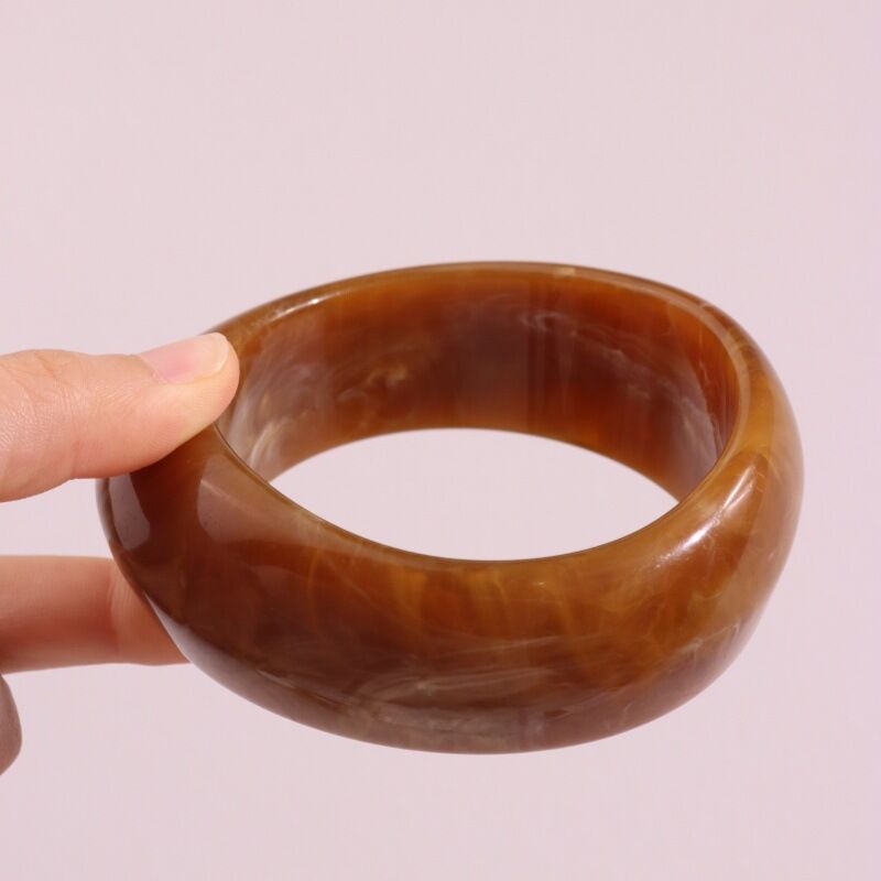 1 Piece Fashionable Irregularly Dyed Resin Women's Bracelet Picture4