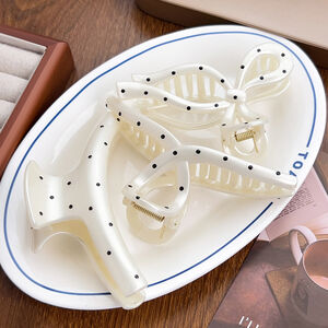 1 Piece Simple Series Elegant Polka Dots Resin Women's Hair Claws h5 Picture2