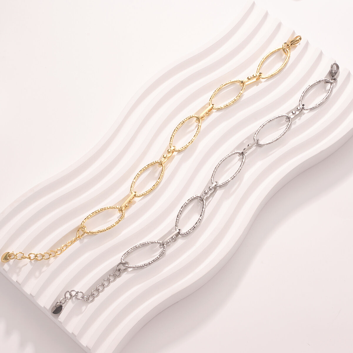 Braccialetti a catena da donna in acciaio inossidabile color oro impermeabile con patchwork ovale classico h5Immagine3