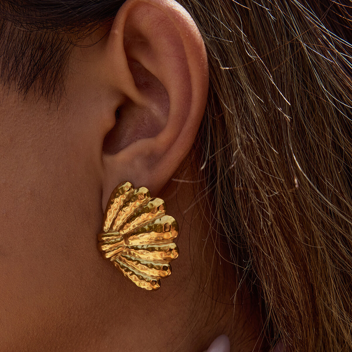 Shell Stainless Steel Waterproof Gold Color Stud Earrings h5Picture3