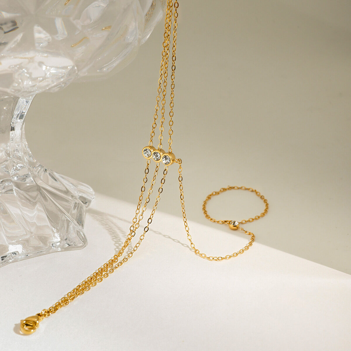 Braccialetti a catena color oro impermeabili in acciaio inossidabile 2