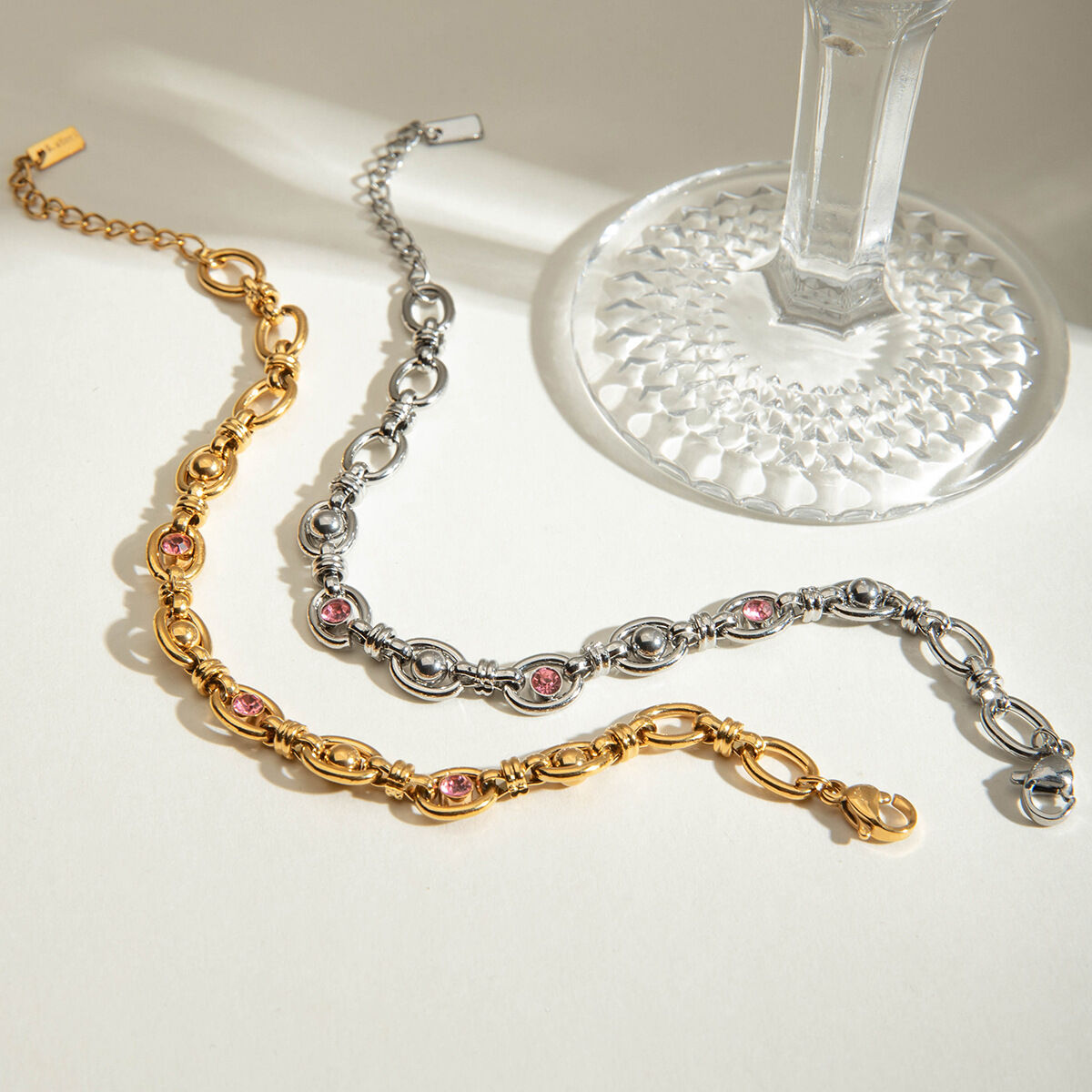 Klassisches Kettenarmband aus wasserdichtem Edelstahl in Goldfarbe