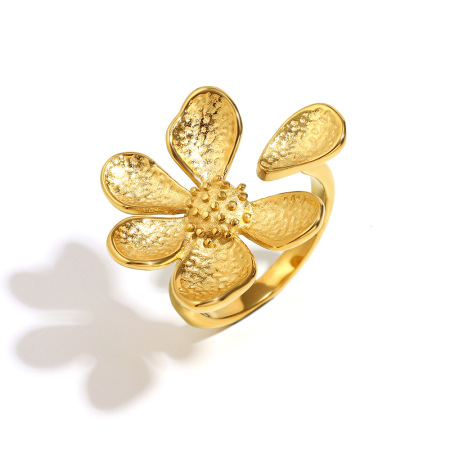 Luxury Style Flower Themed Gold Stainless Steel Waterproof Women's Rings