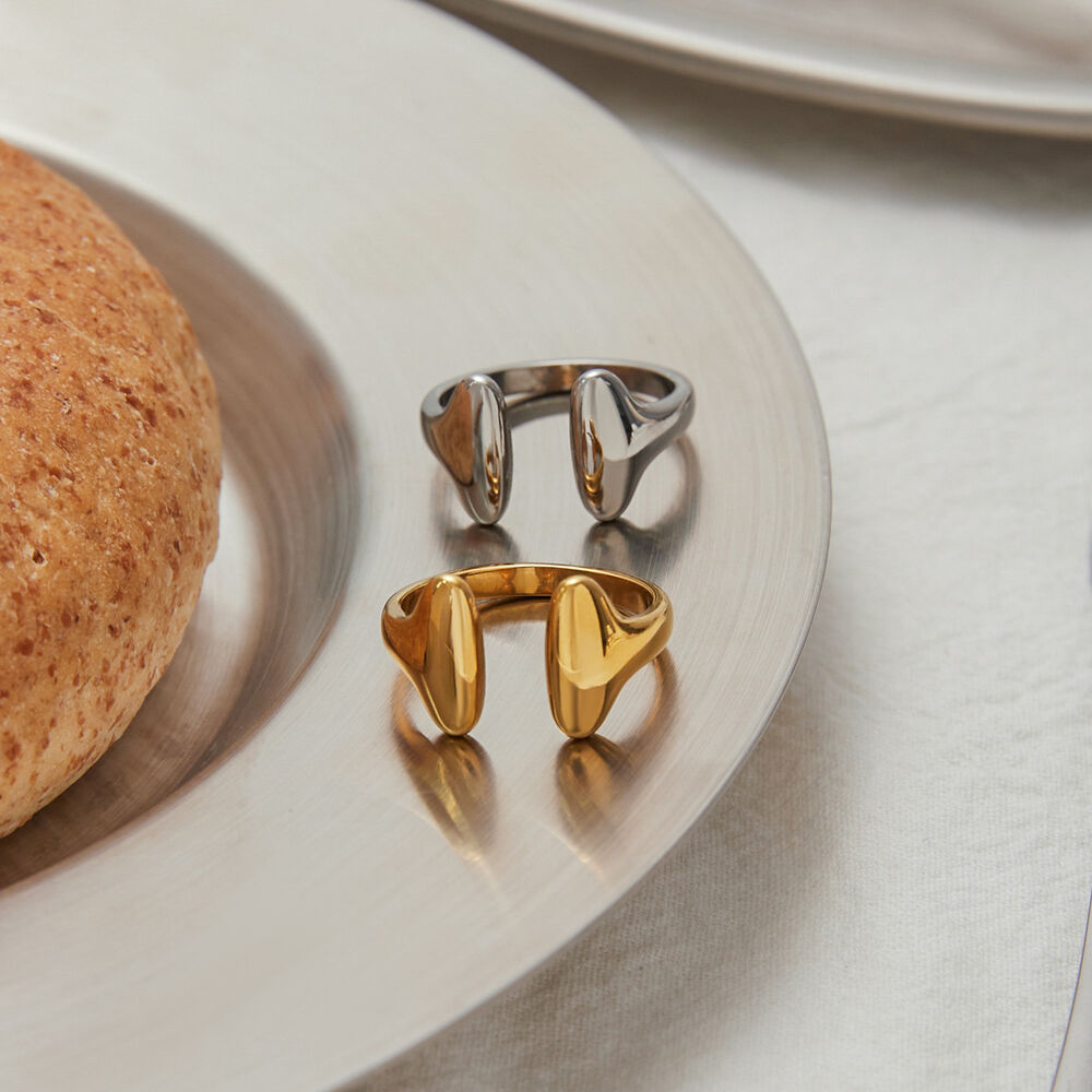 Minimalistische Ringe aus wasserdichtem Edelstahl in Goldfarbe Bild3