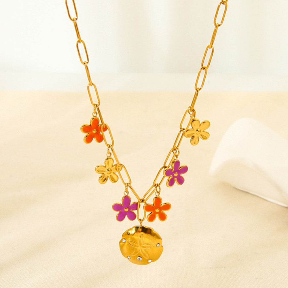 1 par de collares colgantes de acero inoxidable con circonitas doradas resistentes al agua y diseño de flores románticas para mujer