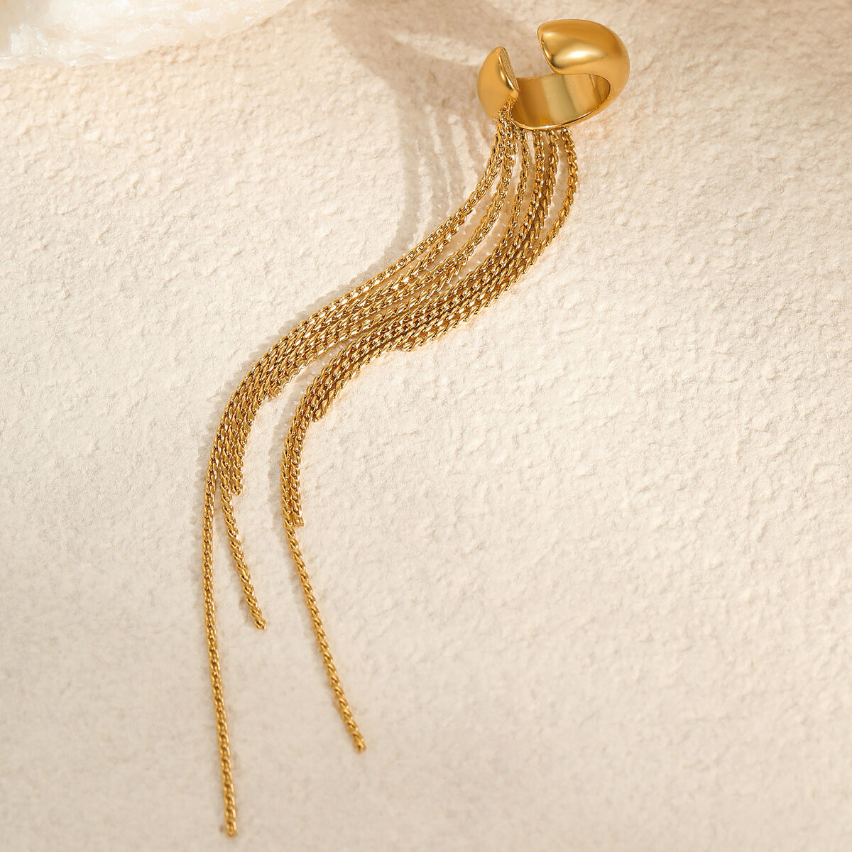 1 par de aretes de acero inoxidable con borlas de lujo para mujer, resistentes al agua, de color dorado, para uso diario Imagen2