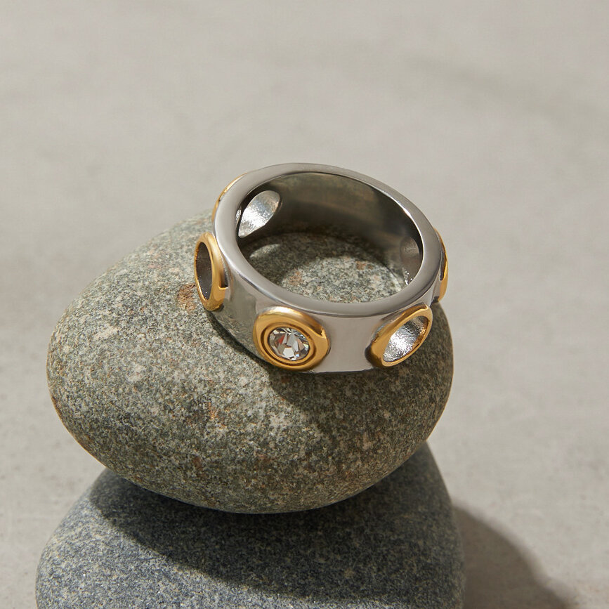 Anello con dichiarazione in acciaio inossidabile impermeabile in stile punk con colori misti Immagine3